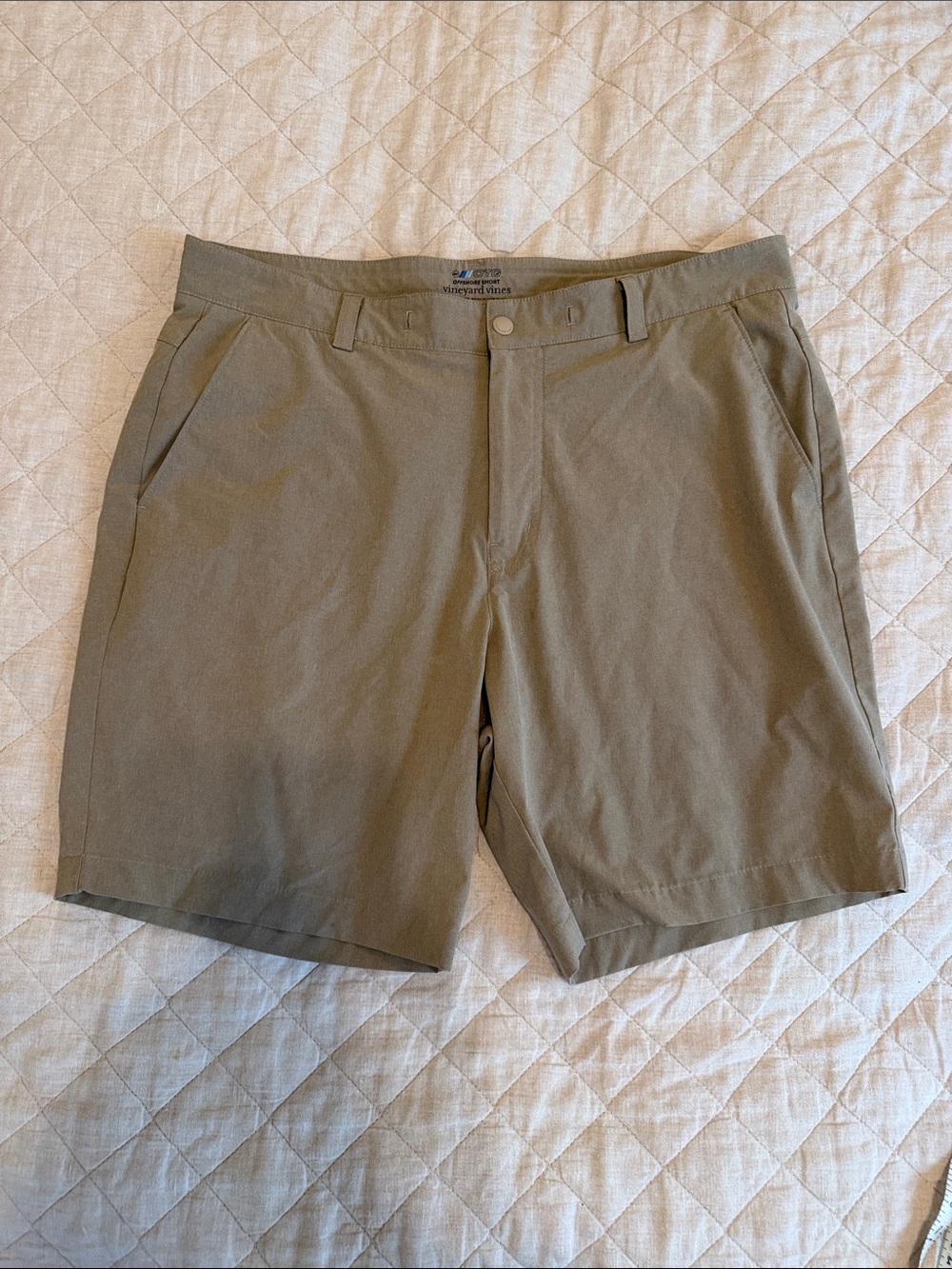 Vineyard Vines Men’s Olive/Tan Flat Front Shorts